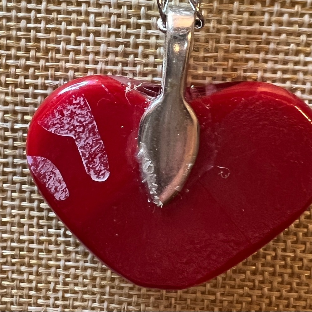 Elegant Silver Chain with Glass Red Heart Pendent Necklace - Picture 3 of 4